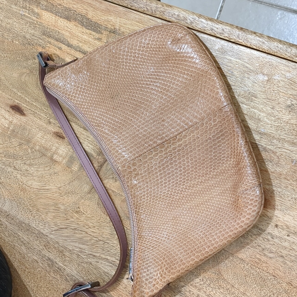 GUCCI Vintage Python Shoulder Bag From Their Exotic Leather Collection - Picture 5 of 17